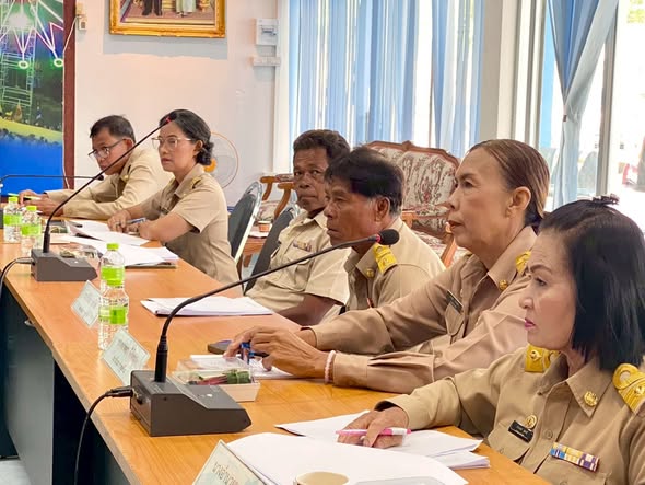 การประชุมสภาองค์การบริหารส่วนตำบลตากแดด