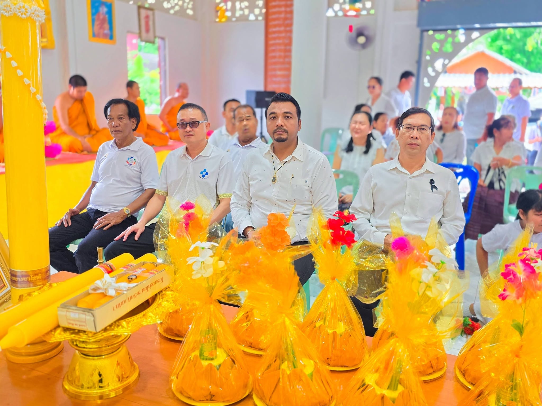 นาย ไตรรงค์ ชั่งสัจจา นายกองค์การบริหารส่วนตำบลตากแดด พร้อมด้วยคณะผู้บริหาร สมาชิกสภา อบต. ผู้นำท้องที่ ผู้นำท้องถิ่น พนักงานองค์การบริหารส่วนตำบลตากเเดด และประชาชนตำบลตากเเดด เข้าร่วมโครงการส่งเสริมกิจกรรมทางพระพุทธศาสนา                "กิจกรรมแห่เทียนพรรษา" ประจำปี 2569
โดยร่วมขบวนแห่เทียนพรรษาและประกอบพิธีถวายเทียนพรรษา ณ วัดต่าง ๆ ในพื้นที่ตำบลตากแดด ได้แก่ วัดประเดิม วัดหนองหมุก วัดถ้ำเขาน้อย และวัดหาดทรายแก้ว เพื่อร่วมสืบสานประเพณีอันดีงาม เนื่องในวันเข้าพรรษา ส่งเสริมการทำนุบำรุงพระพุทธศาสนา และสร้างความสามัคคีของทุกภาคส่วนในชุมชน สืบทอดวัฒนธรรมไทยให้คงอยู่สืบไป